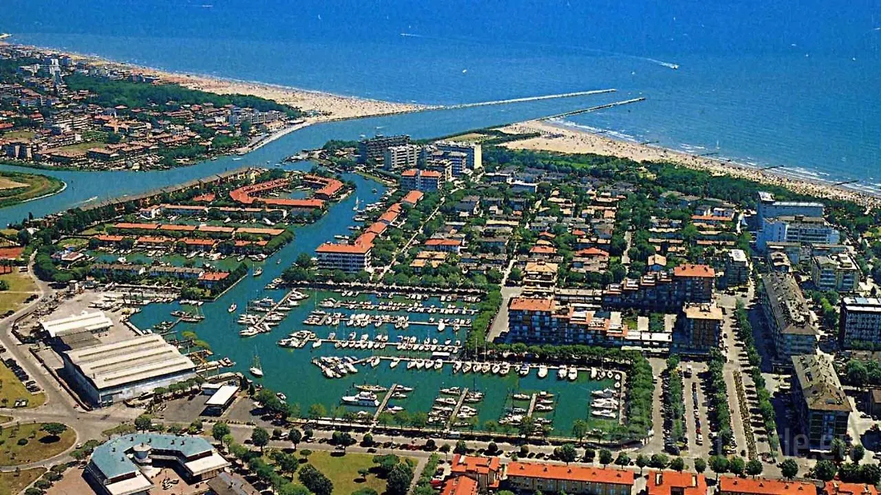 Beautiful Villa With Private Garden Porto Santa Margherita di Caorle